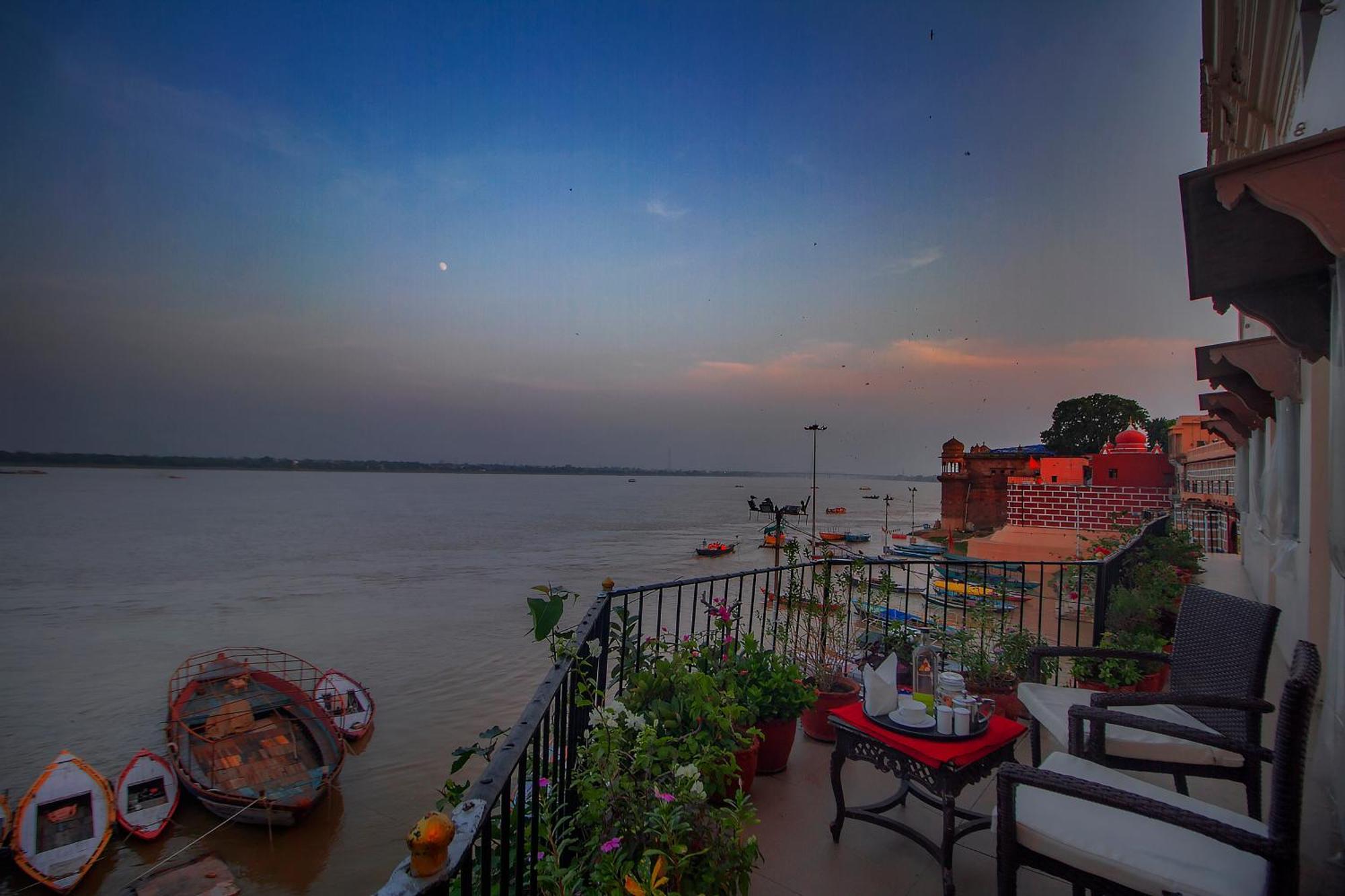 Amritara Suryauday Haveli Hotel Varanasi Exterior photo