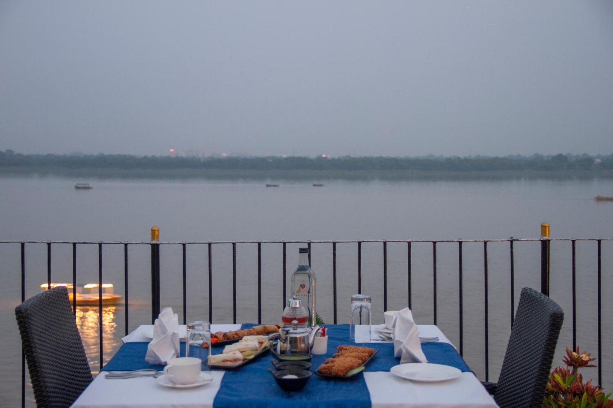 Amritara Suryauday Haveli Hotel Varanasi Exterior photo